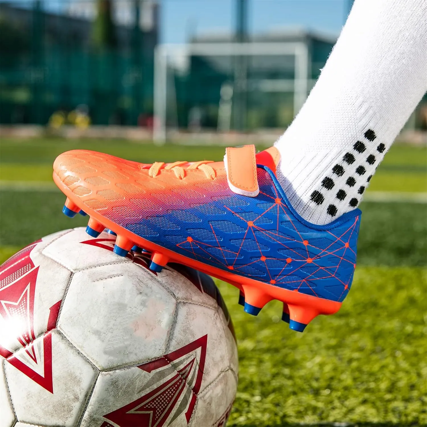 Children's Football Shoes Boys and Girls' Football Track and Field Sports Shoes Training Shoes Running Shoes Youth Indoor and Outdoor Football Shoes