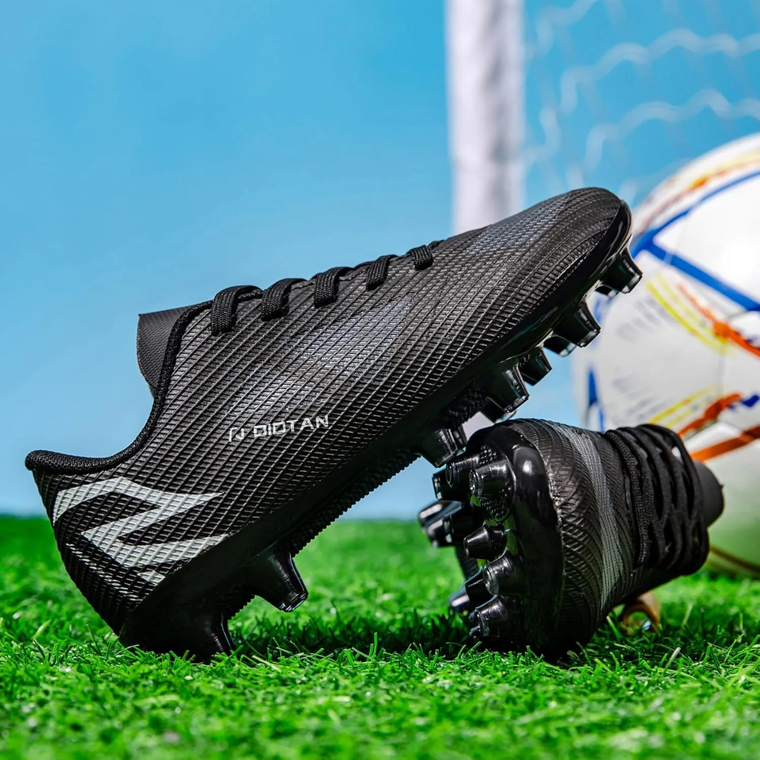 Men's Low Cut Soccer Shoes, Lightweight Outdoor Training Boots, Durable, wear-Resistant, Easy to Clean
