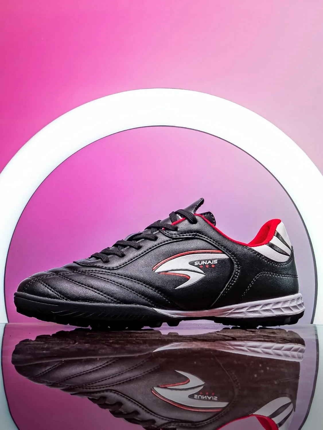 Men's Sports Football Shoes with Spikes are Lightweight and Breathable