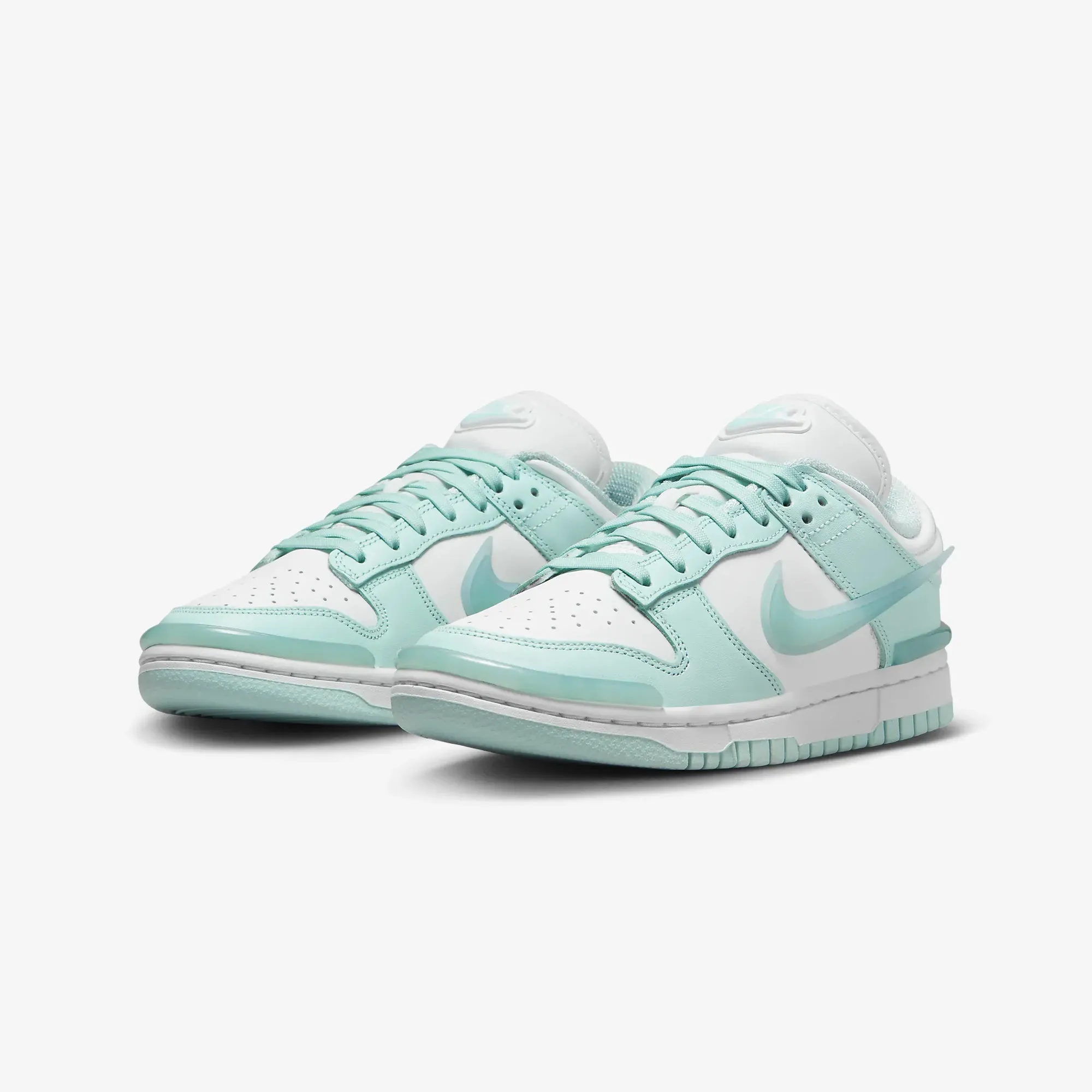 Nike | WMN'S DUNK LOW TWIST  { SUMMIT WHITE/JADE ICE