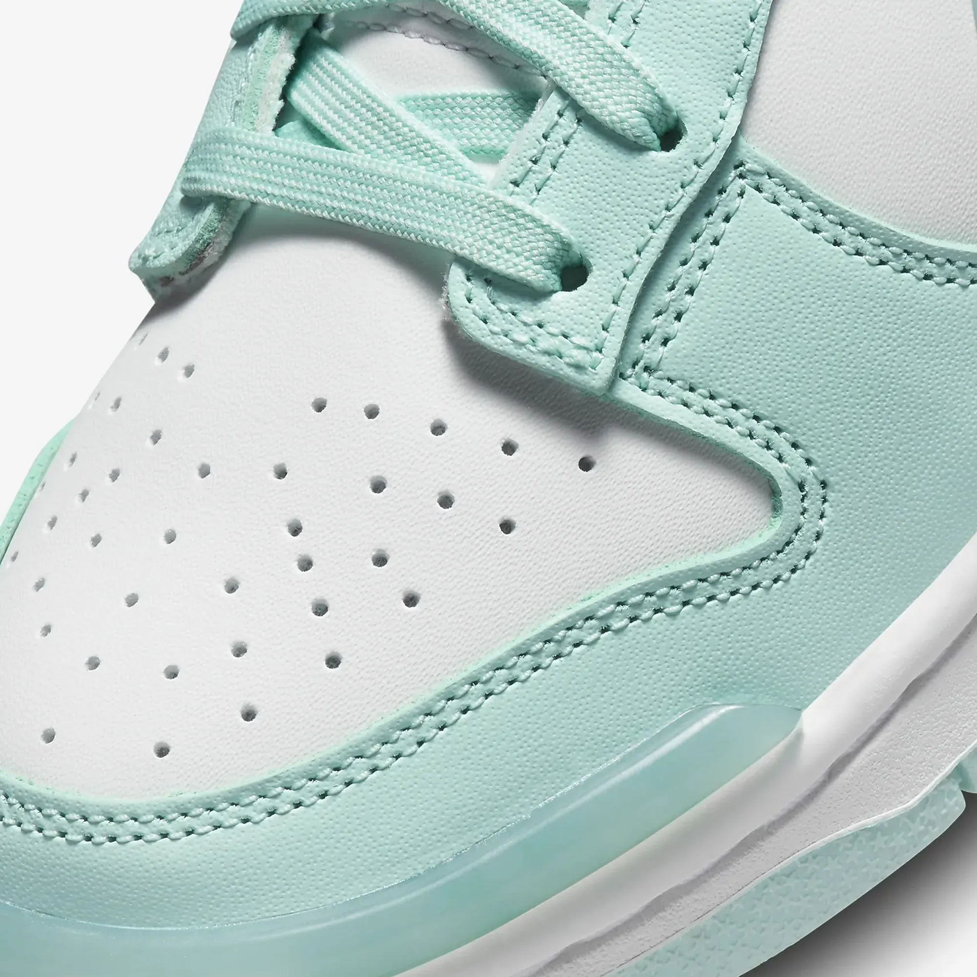 Nike | WMN'S DUNK LOW TWIST  { SUMMIT WHITE/JADE ICE