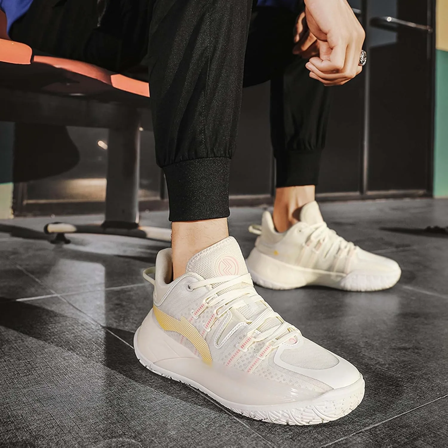 Professional Basketball Shoes Couple Fashion Running Sneakers Wearable Cushioning Youth Basketball Shoes