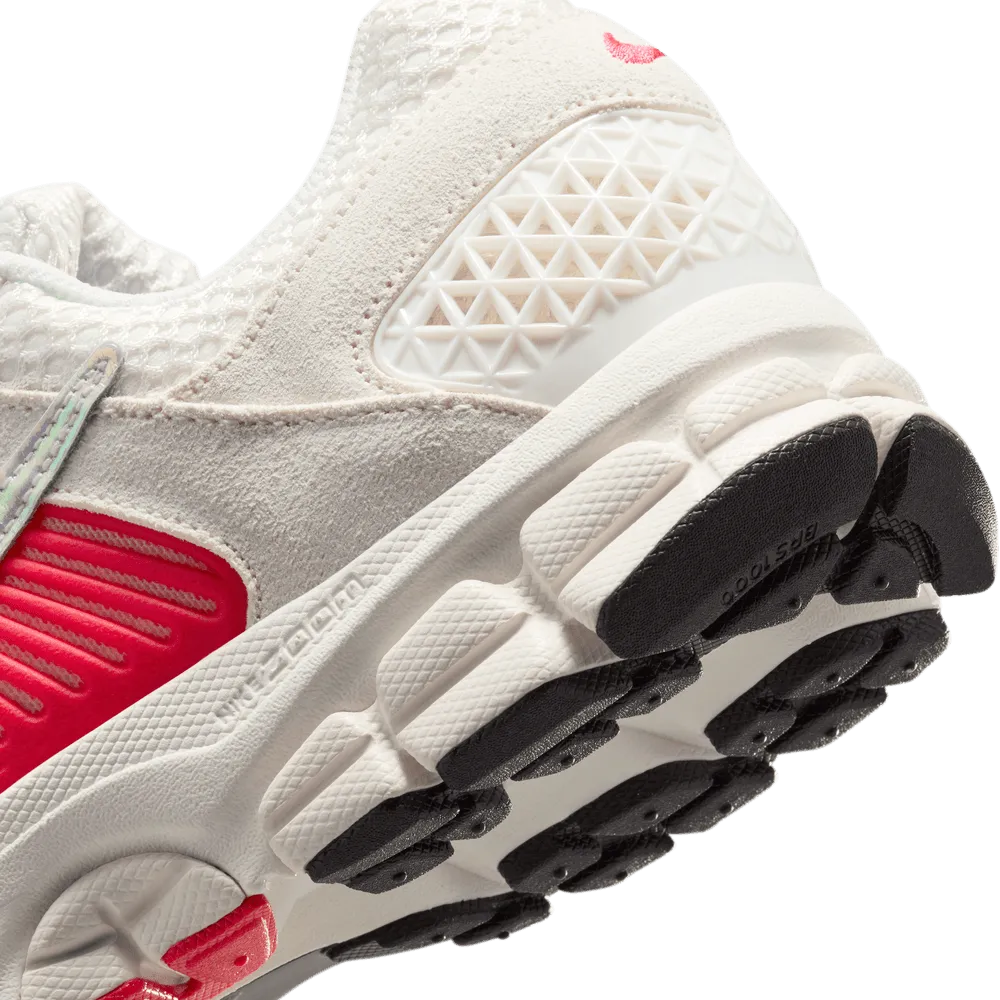 W Air Zoom Vomero 5 'Sail Siren Red'