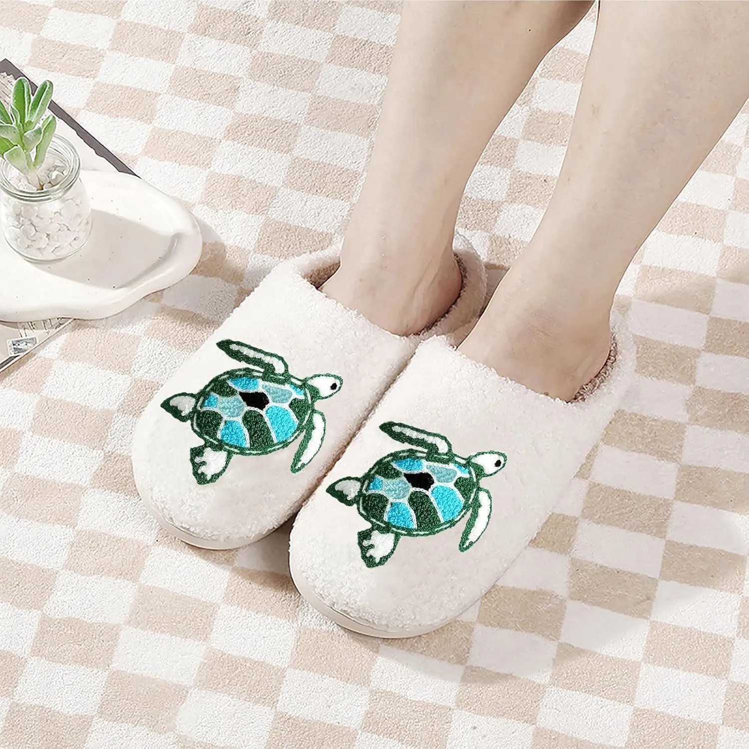 Women's Men's Cute Frog Slippers Fuzzy Memory Foam Kawaii Cartoon Animal Slippers Winter Warm Fluffy Shoes